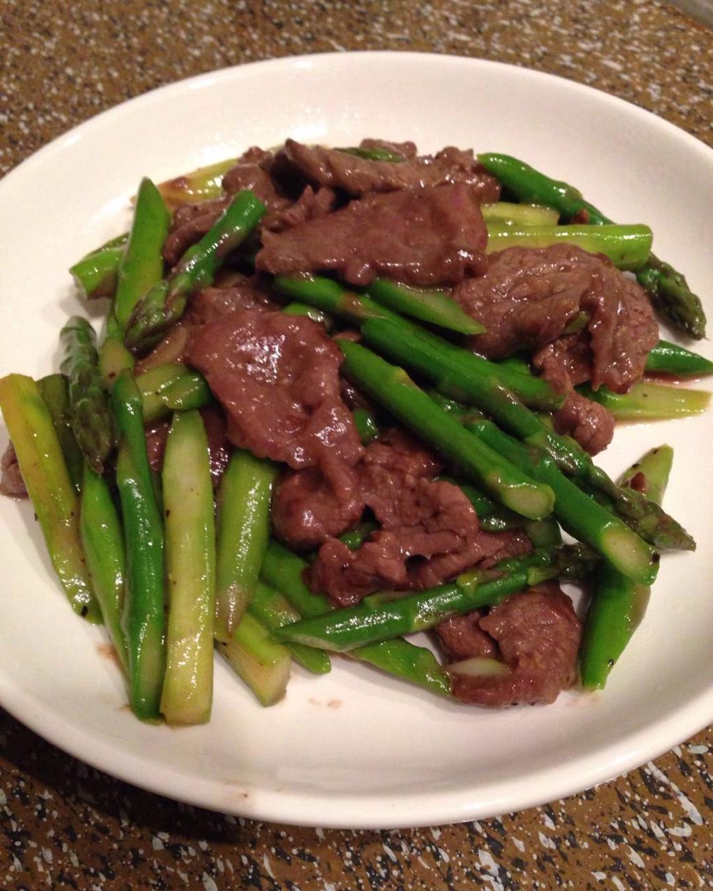 芦笋炒牛肉