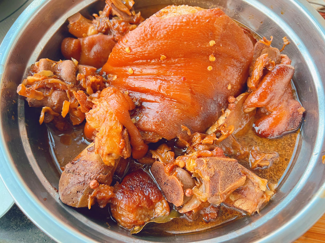 【红烧肘子】（家庭版卤蹄膀）