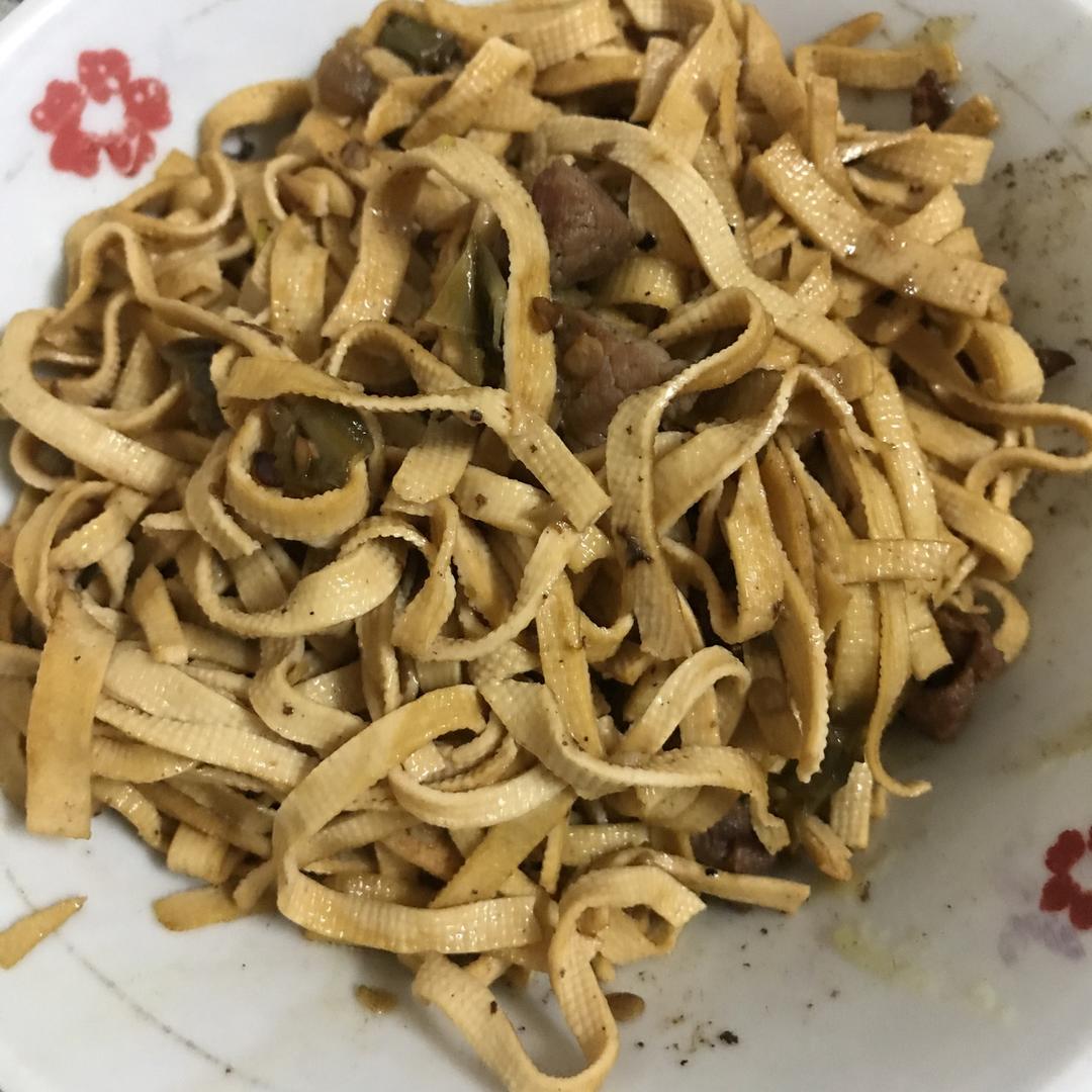 青椒豆腐皮炒肉丝