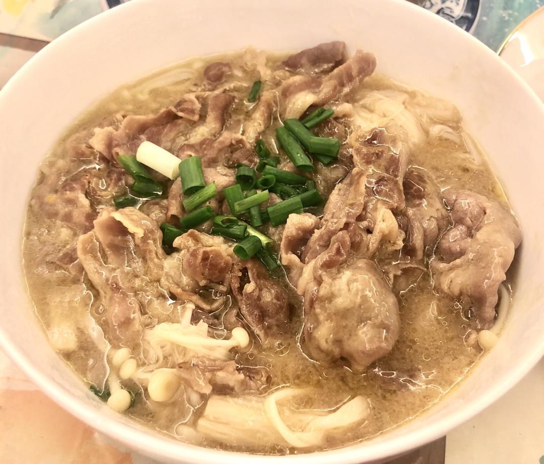年夜饭必吃的酸汤肥牛
