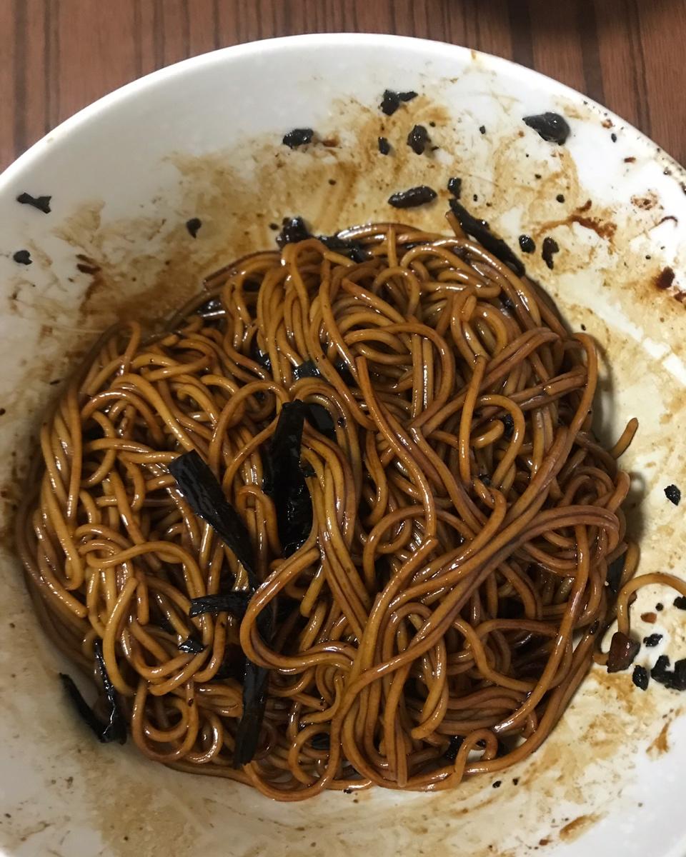 10分钟搞定的一碗葱油拌面