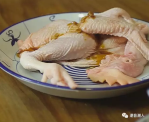 潮音潮人：普宁豆酱焖鸡的做法 步骤4