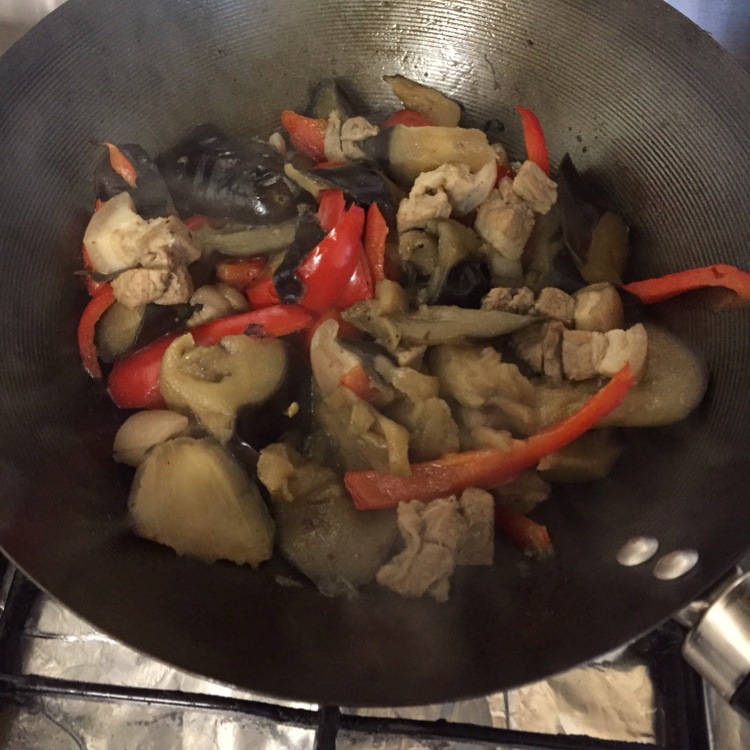 茄子烧五花肉