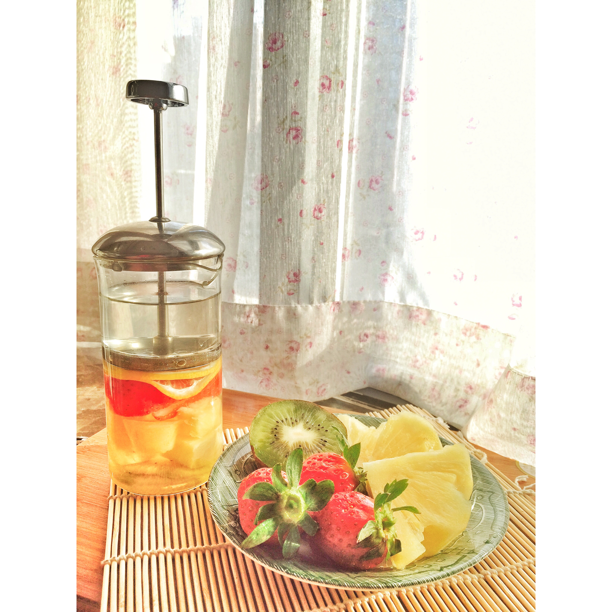 夏季饮品——五彩缤纷水果茶