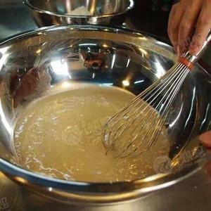 跟台湾大师学做无糖无油巧克力手拌面包的做法 步骤1