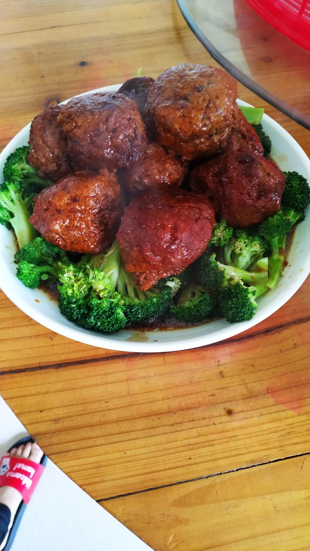 四喜丸子（红烧狮子头）