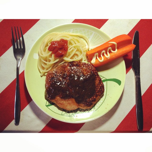 黑椒牛排（配土豆/鸡蛋，意面/蔬菜）