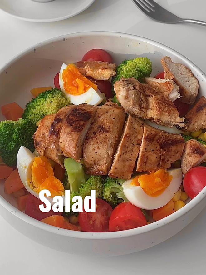健康减脂掉秤🥗鸡胸肉蔬菜沙拉💯的做法