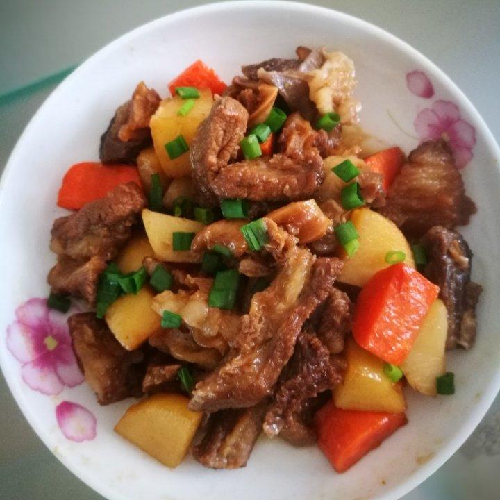 土豆烧牛腩