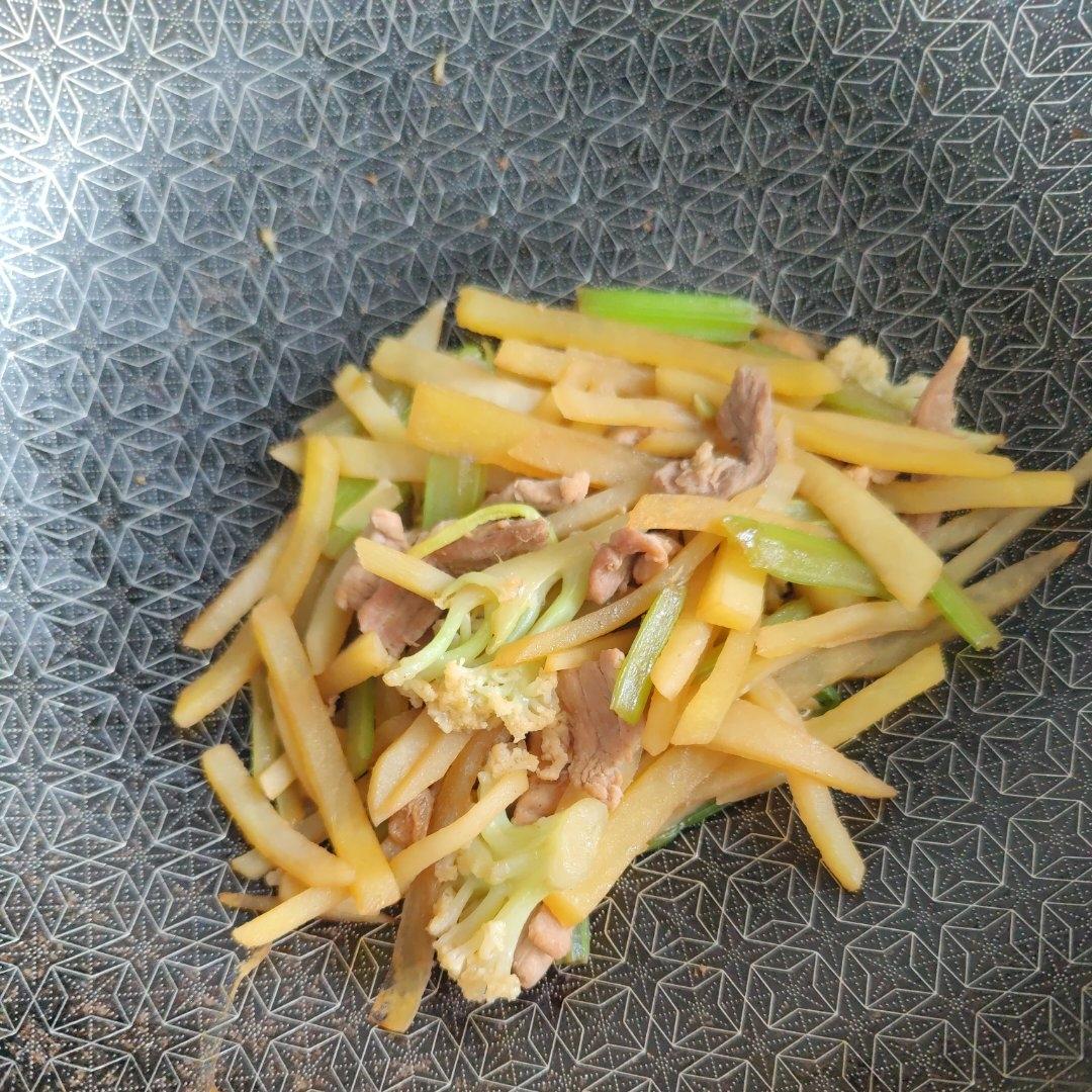 芹菜土豆丝炒肉