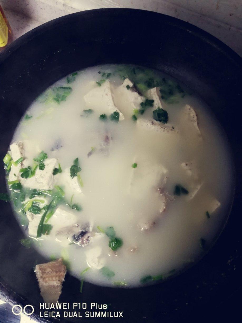 鲶鱼豆腐汤