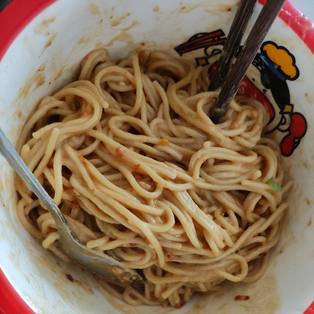 超简单超快手的热干面（小白也可以学会哦）