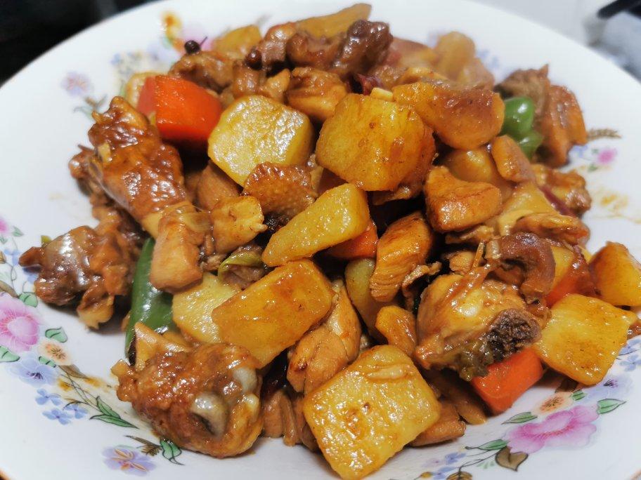 土豆胡萝卜炖鸡块