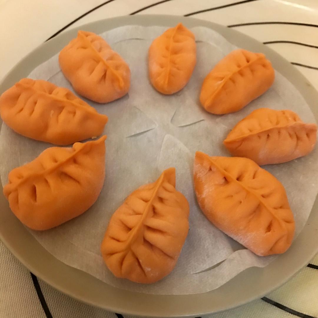 弯柳叶包子包法