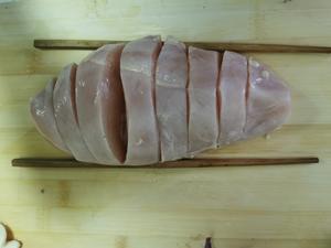 🔥鸡胸的神仙做法🔥风琴烤鸡胸—蒜香欧芹风味的做法 步骤1