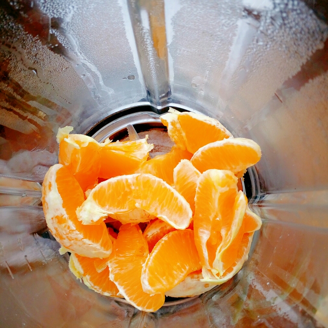 鲜榨橙汁的做法 步骤3
