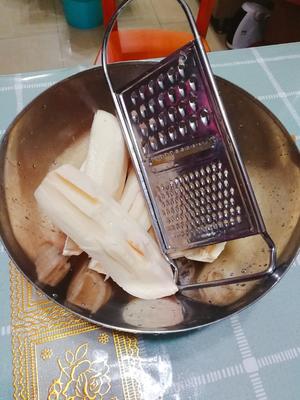 酥炸肉丸-藕丸子的做法 步骤1