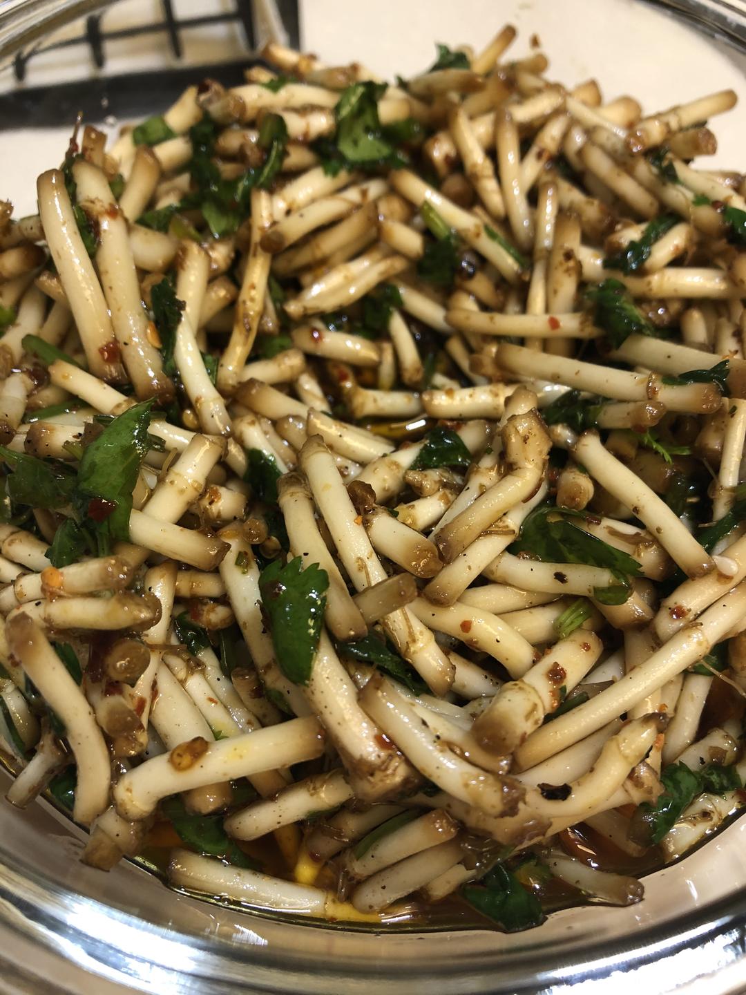 凉拌折耳根（鱼腥草）