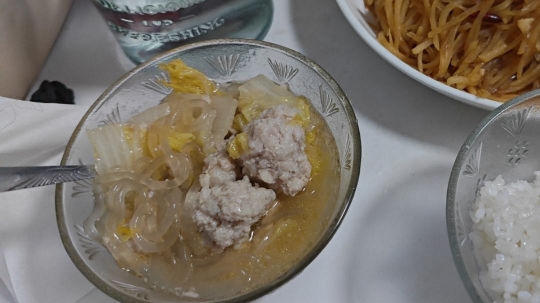 家常白菜汆丸子