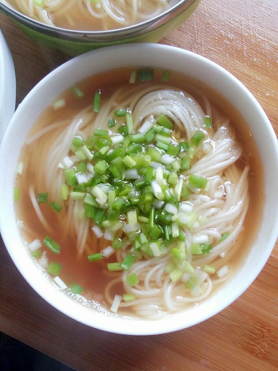 盼521做的酱油葱花面