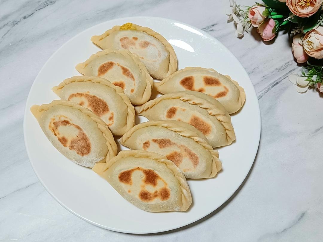 韭菜鸡蛋虾皮合饼