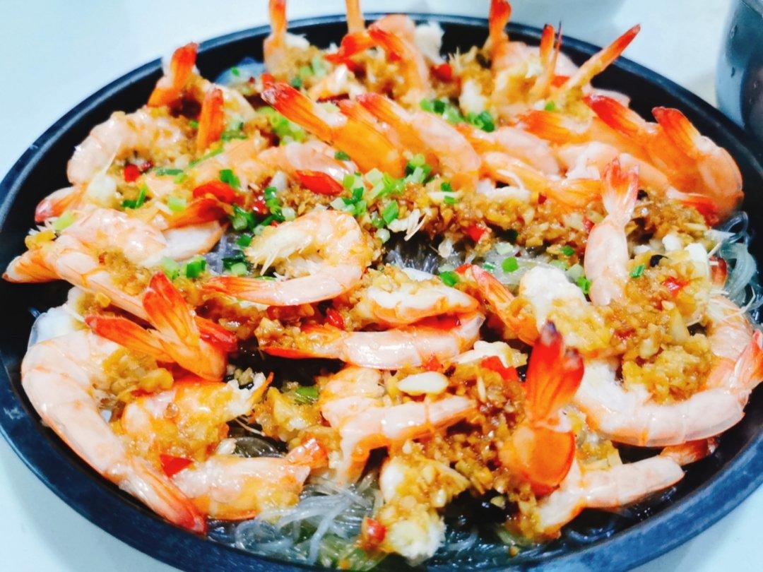 做过 蒜蓉粉丝开背虾 好吃好吃,就是这个虾开背开得大小不一,最后摆盘