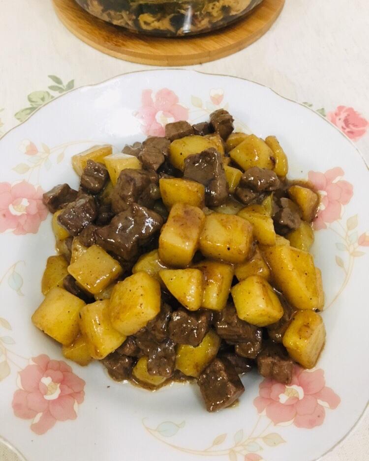 黑椒土豆蘑菇牛肉粒