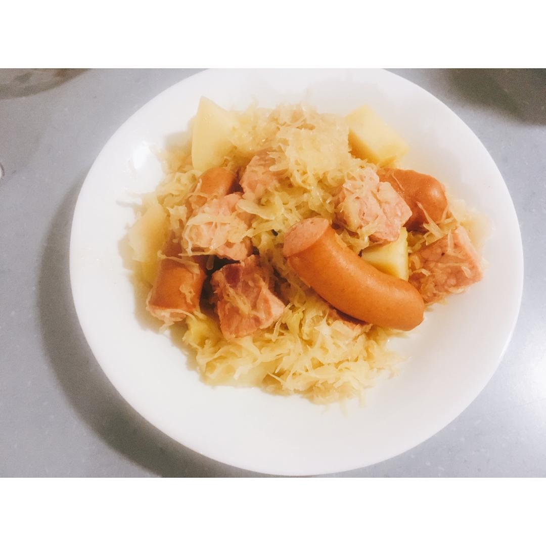 choucroute法国阿尔萨斯酸菜炖猪肉