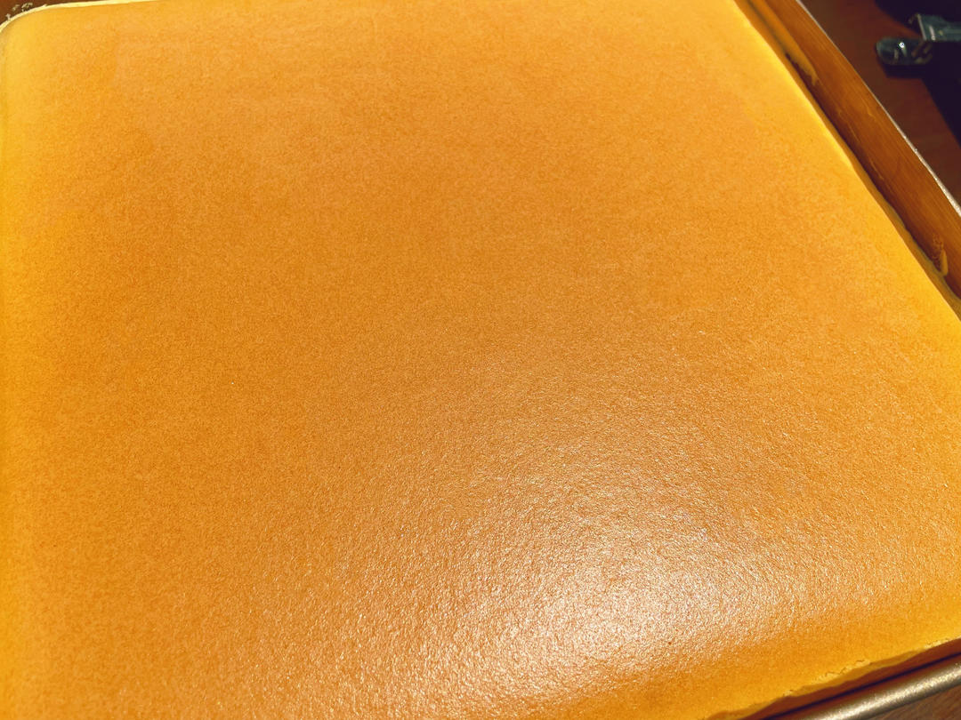 超详细的瑞士卷奶油蛋糕卷原味蛋糕卷的制作方法 饱满不掉皮不开裂（附模具换算方法）