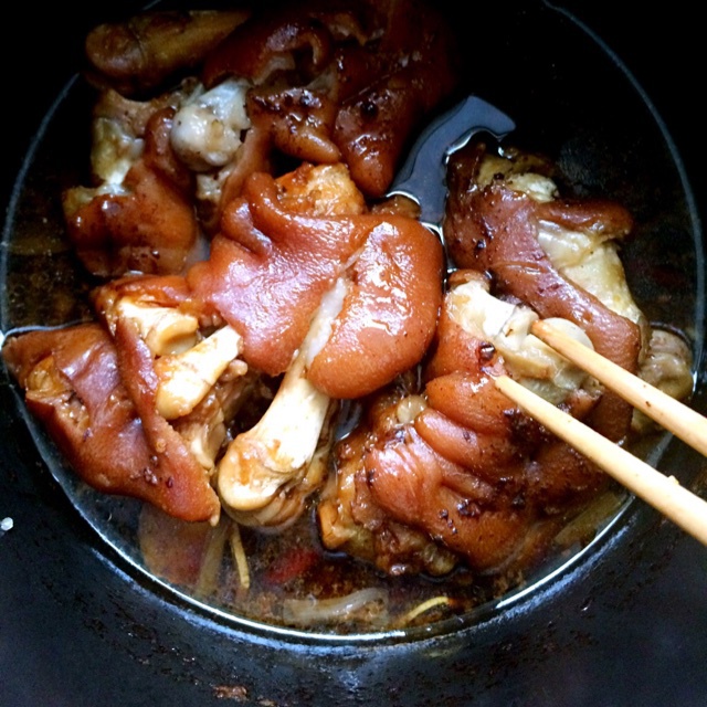 老丁的私房菜－红烧猪蹄