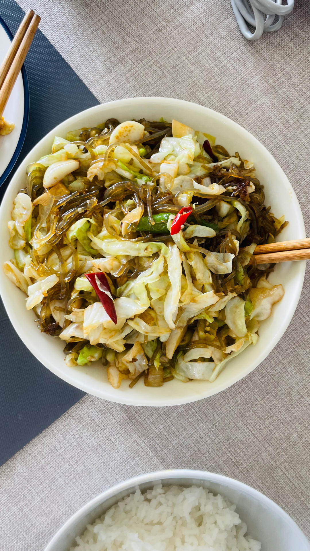 最近爱吃粉丝粉条～包菜炒粉丝