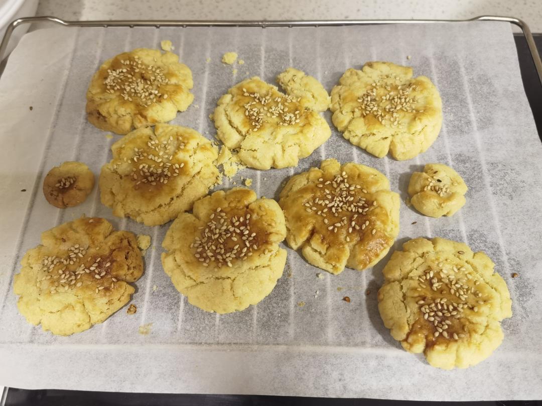 轻轻一按就碎掉的原味桃酥（不输猪油版）