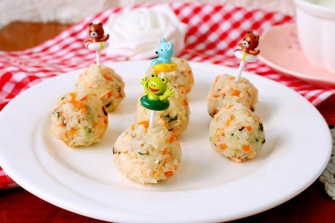 三文鱼蔬菜饭团🍙