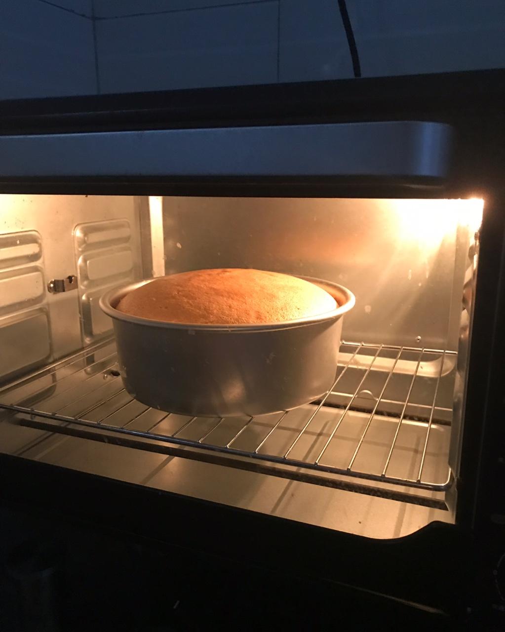 手机用户5558_8a6g做的烤箱做蛋糕(戚风蛋糕的做法)