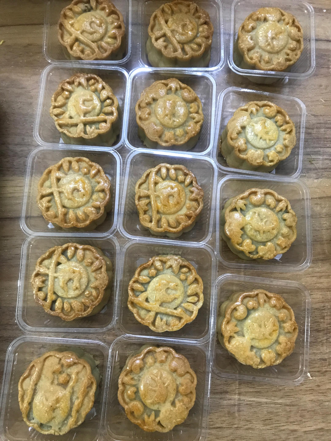 广式月饼—蛋黄莲蓉月饼