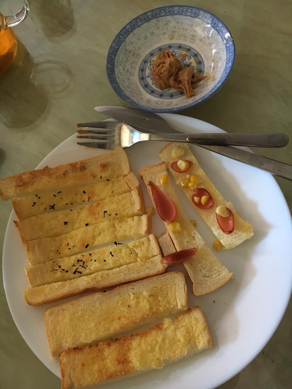 简单早餐蒜蓉吐司