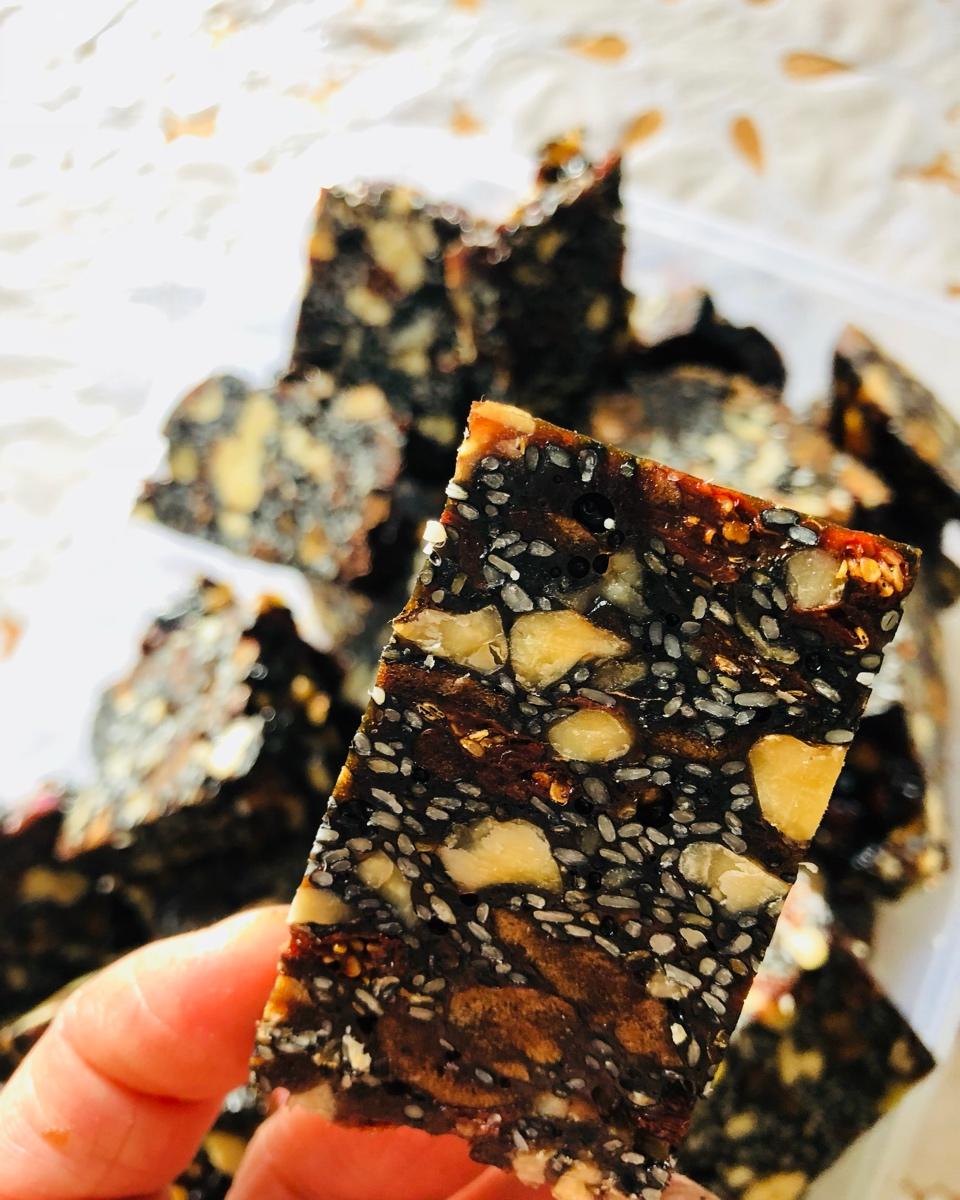 不酸不行做的纯手工熬制核桃红枣阿胶糕