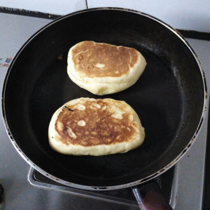 松软牛奶红豆饼