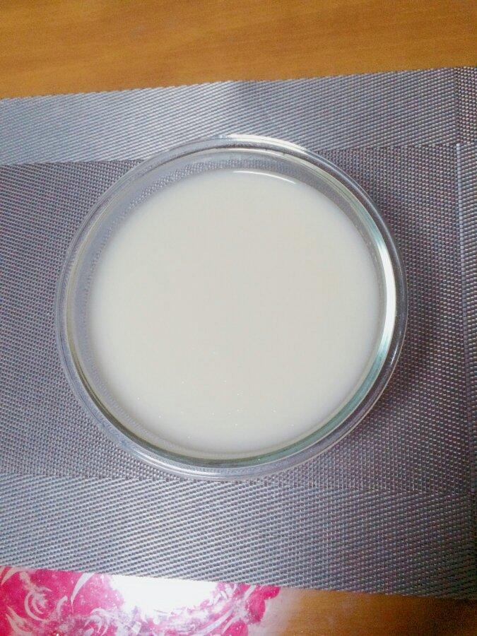 熬制肉皮冻---为小笼包做准备