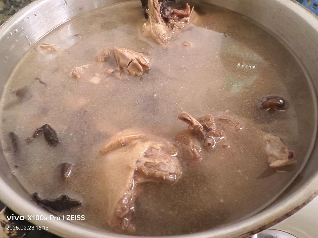 松茸火腿鸽子汤小美版