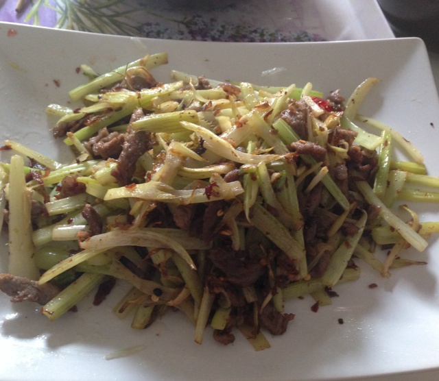 芹菜炒牛肉