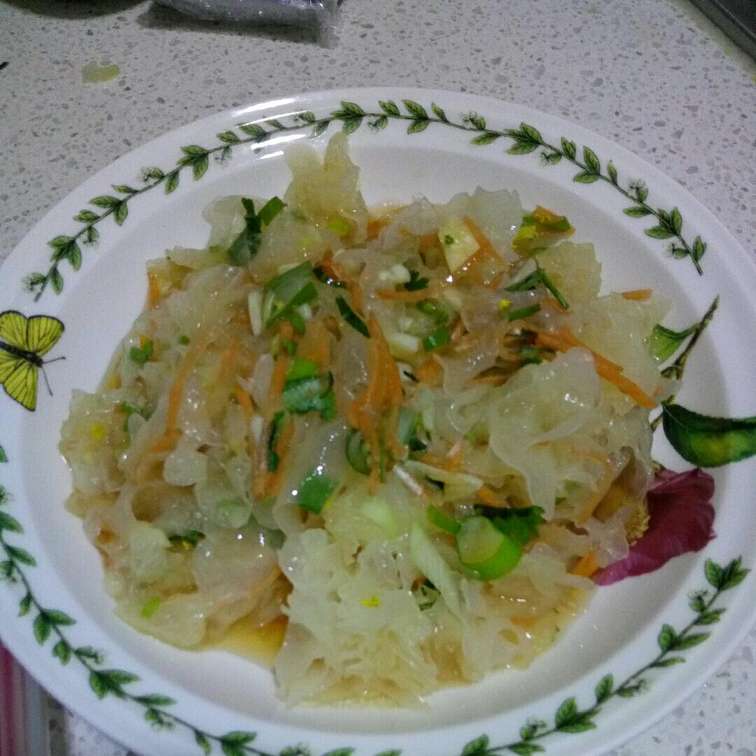 凉拌银耳