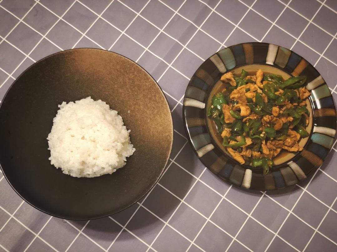 肉丝青椒盖饭