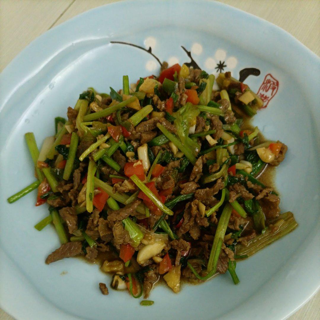 厨师长教你：“碎炒牛肉”的家常做法，开胃又下饭，先收藏起来