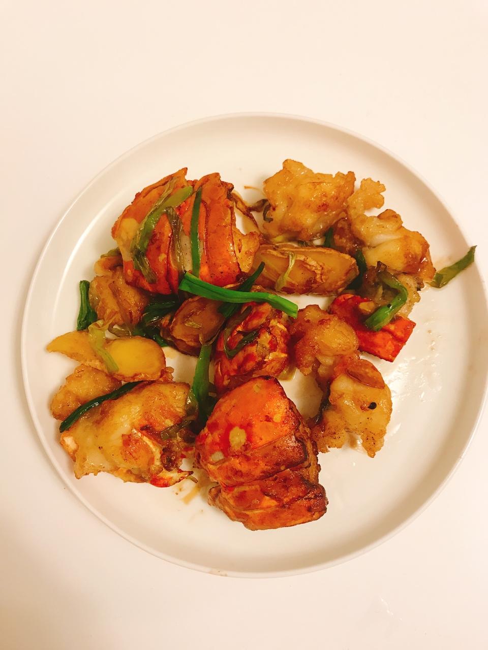 葱姜龙虾（附详细的拆解龙虾技巧，附精确地调料用量）