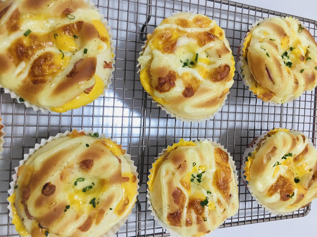 好吃到哭泣的培根奶酪芝士面包