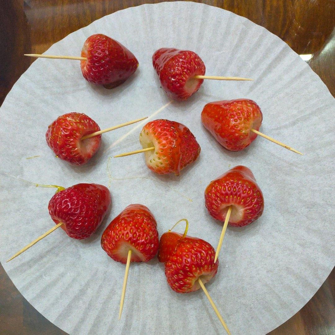 三分钟微波炉焦糖法（唬弄小孩版速成冰糖葫芦）