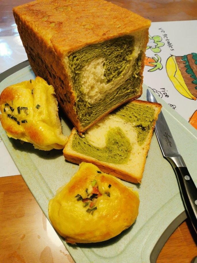 清香柔软的抹茶红豆吐司