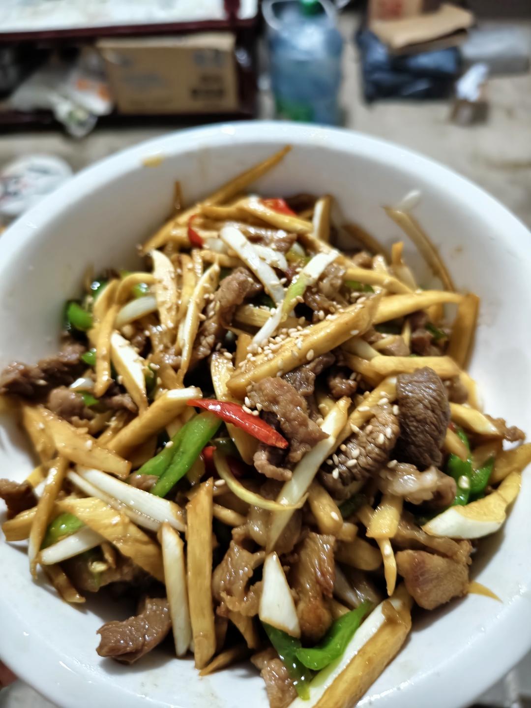 茭白这样做百吃不厌，茭白炒肉
