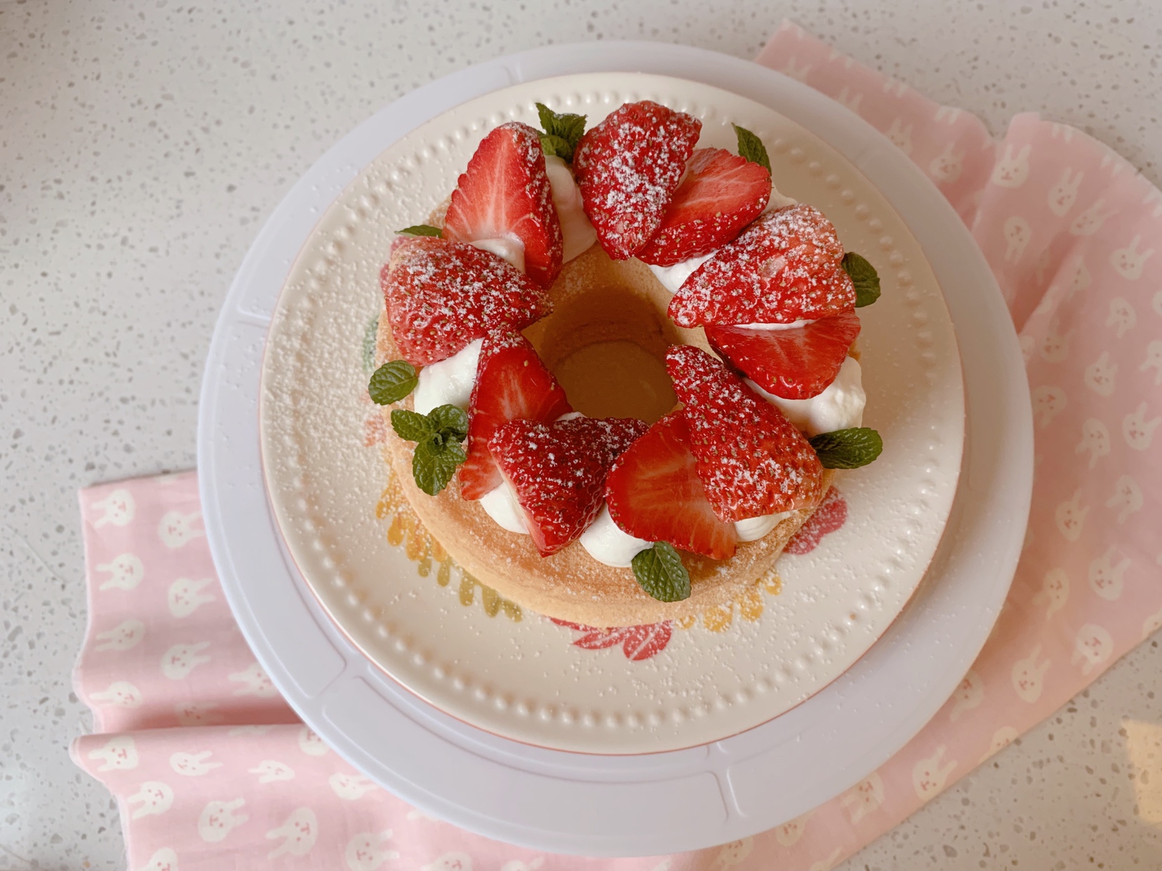 丨烘培丨花环草莓戚风蛋糕的做法 步骤12